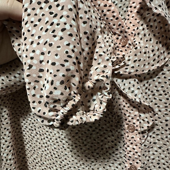 Pleione Light Pink Ruffled Buttoned Blouse Large - Picture 4 of 6